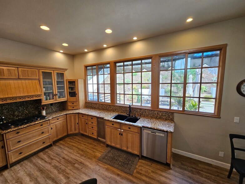 Building Photo - 446 Phlox Ct
