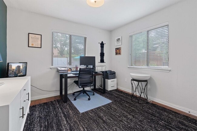 Building Photo - 1428 Gracy Dr