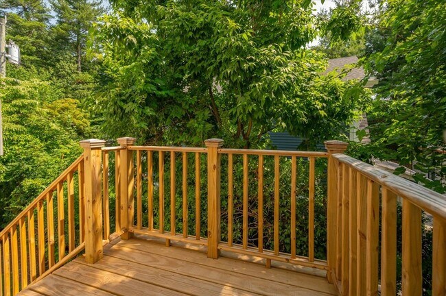 Building Photo - Lakeside Drive HOA