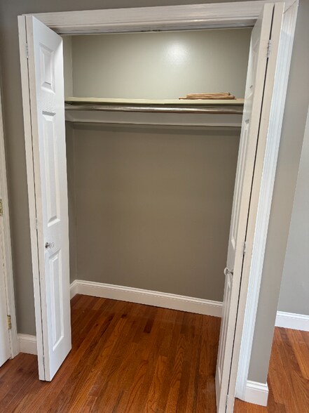 Building Photo - 100 Nesbitt St