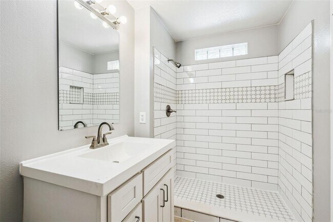 Building Photo - 5235 Florida Holly Dr