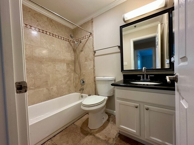 Building Photo - Cupertino Villas Condo