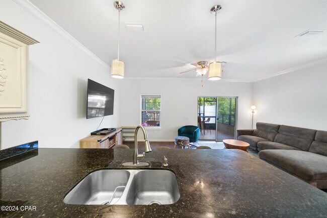 Building Photo - 7207 Quail Hollow Dr