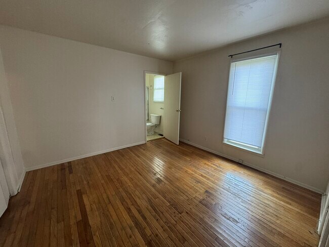 Building Photo - 500 S Lincoln St