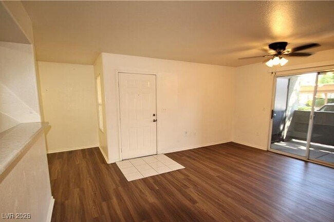 Building Photo - 555 E Silverado Ranch Blvd