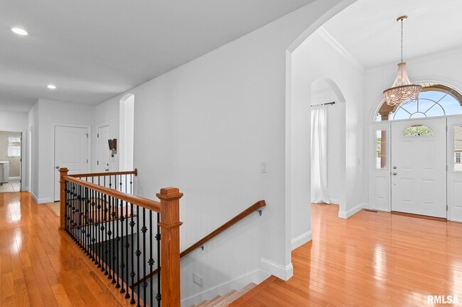 Building Photo - 2312 W Laurel St