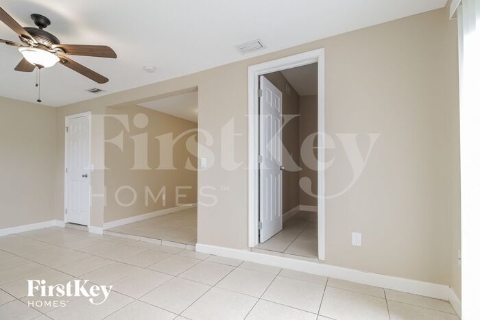 Building Photo - 1021 Delphinium Dr