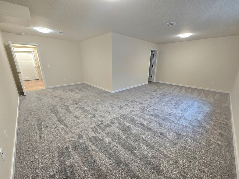 Massive Master Bedroom - 1408 Edington Ave