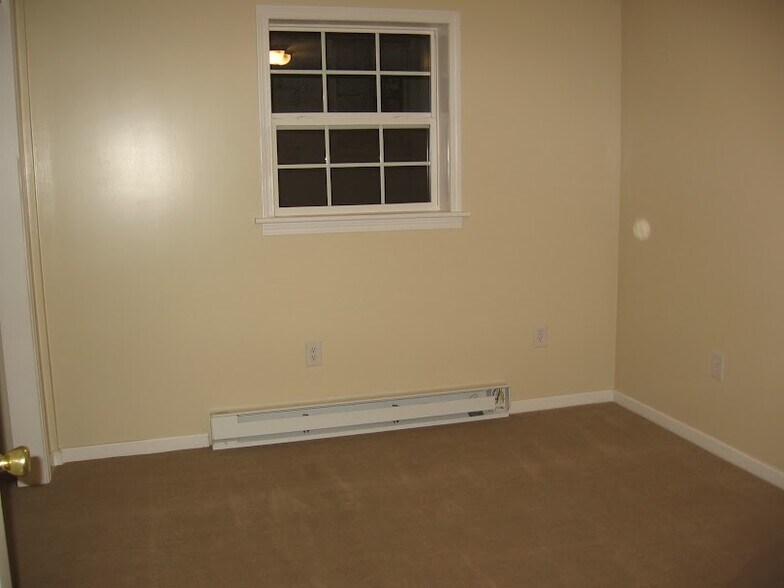 Building Photo - 946 Buena Vista Boulevard