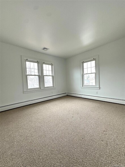 Building Photo - 37 Church St