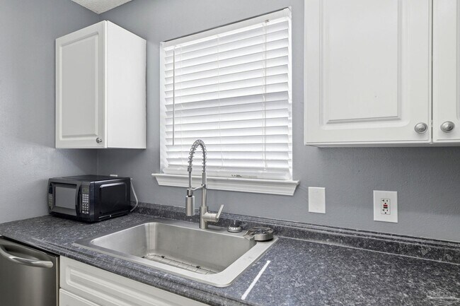 Building Photo - 7312 Gordon Evans Rd