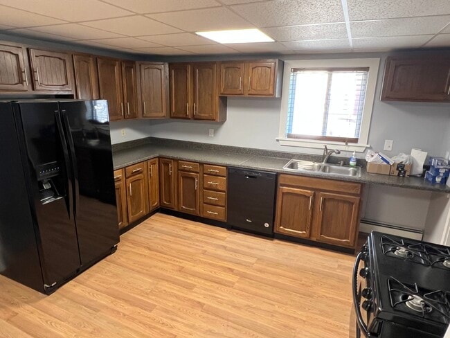 Kitchen - 15 Heald St
