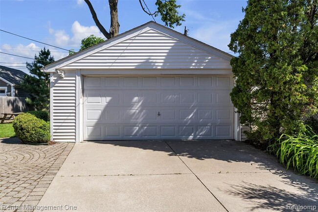 Building Photo - 2711 Dorchester Rd