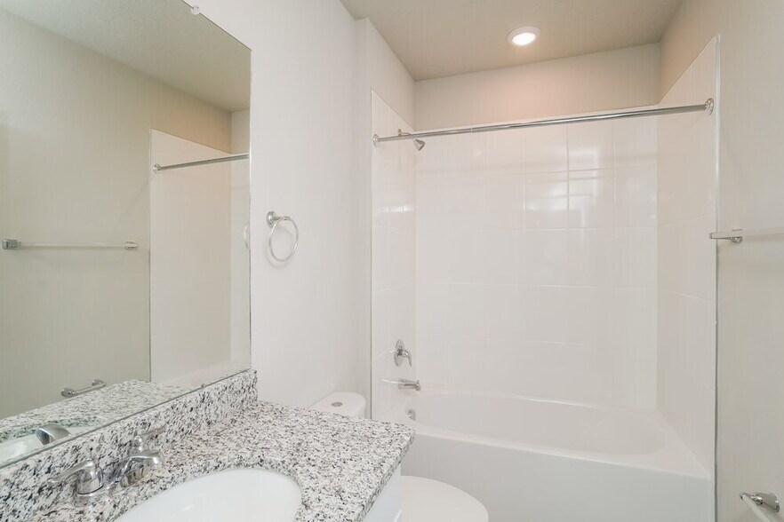 Building Photo - 38899 Harlow Rose Dr