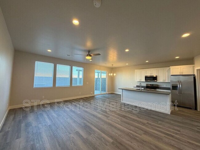 Building Photo - 1020 S 4380 W