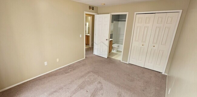 Building Photo - 156 Saber Way