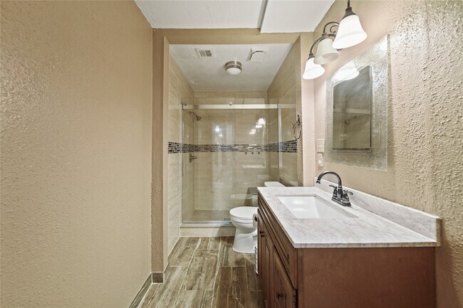 Building Photo - 10431 Odessa Dr