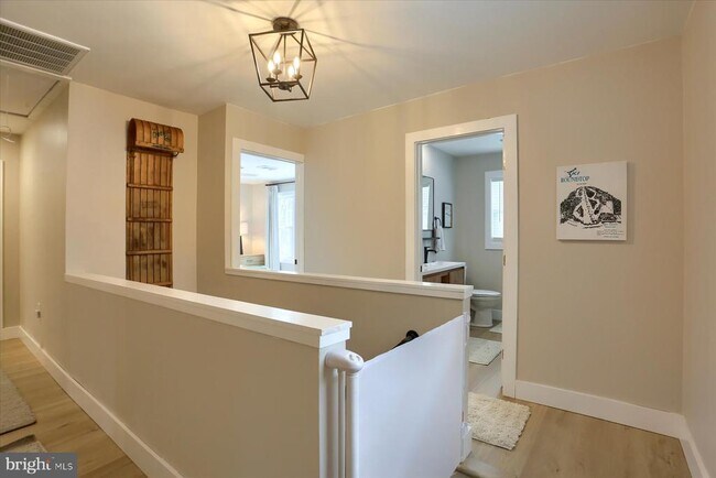 Building Photo - 1365 Roundtop Rd