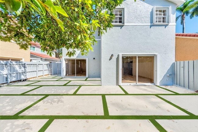 Building Photo - 13912 SW 103rd Ln