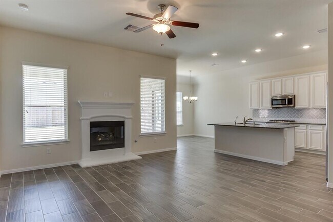 Building Photo - 1515 Holly Chase Ct