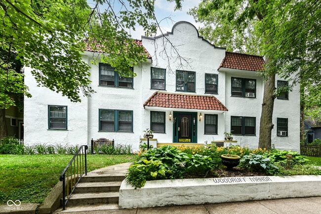 Building Photo - 590 Woodruff Pl W Dr