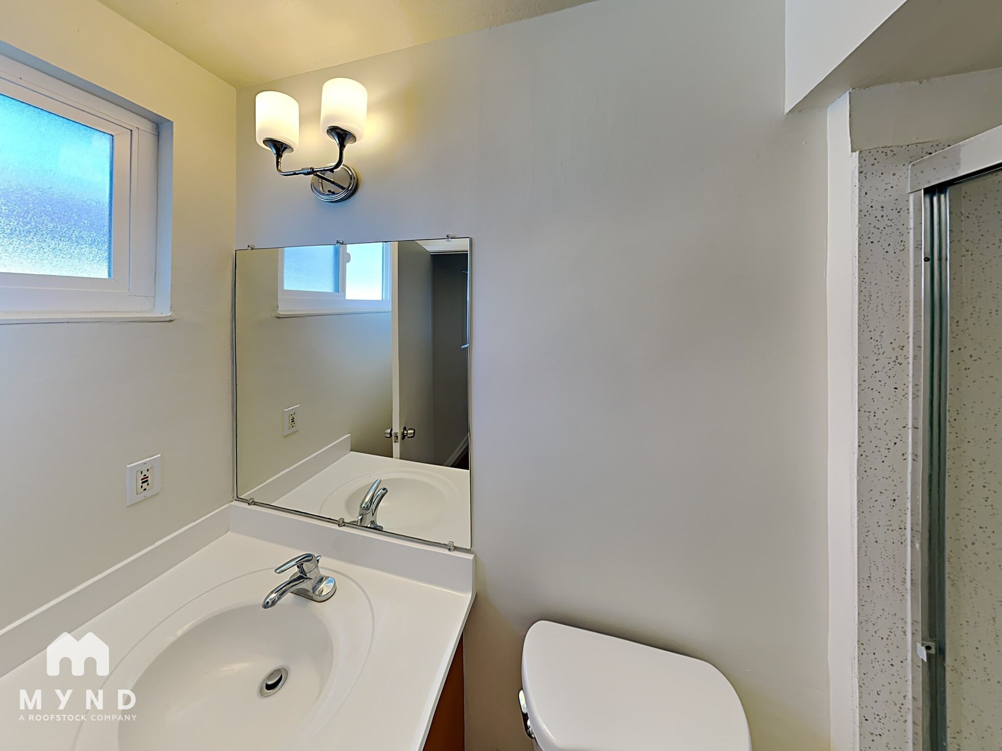 Building Photo - 237 N 8th St