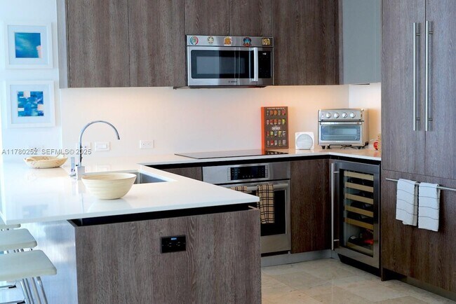 Building Photo - 68 SE 6th St