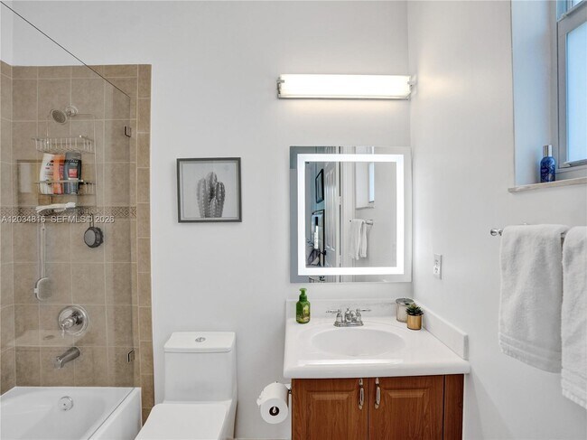 Building Photo - 14321 Jockey Cir