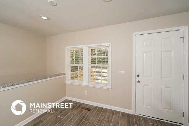 Building Photo - 5240 Jean Dr