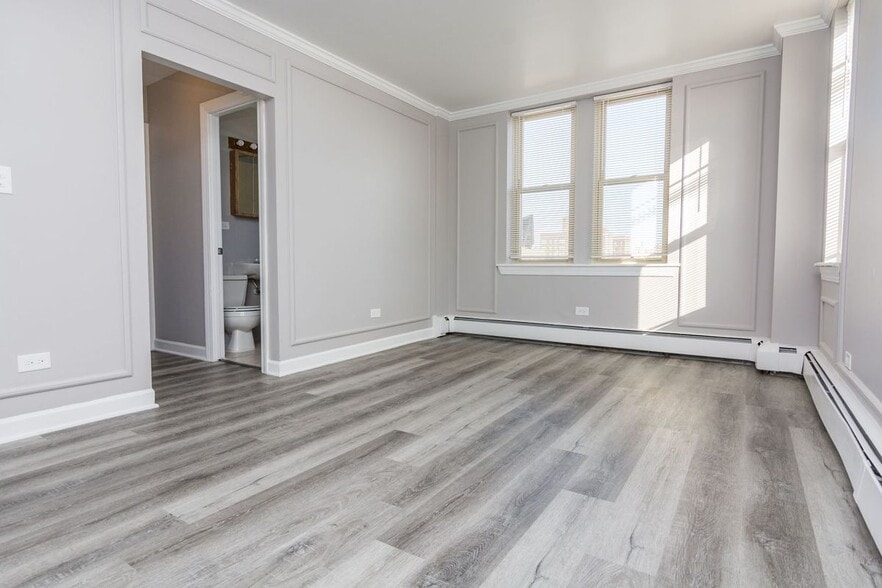 Building Photo - 7147 S Jeffery Blvd