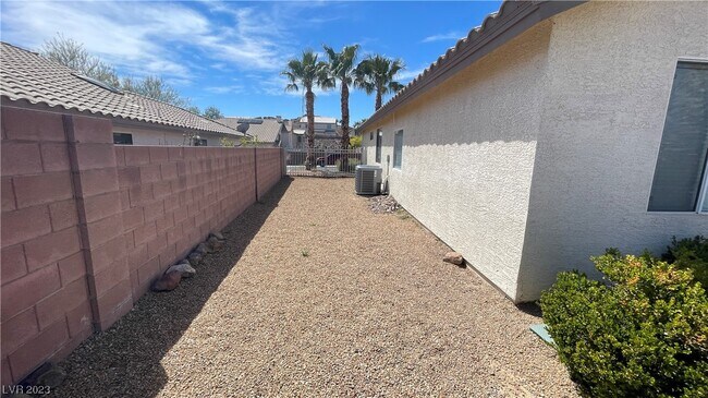 Building Photo - 44 Blaven Dr