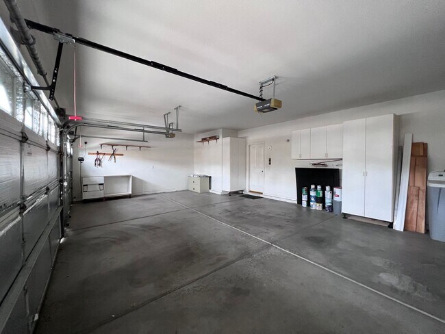 Building Photo - 678 Kentons Run Ave