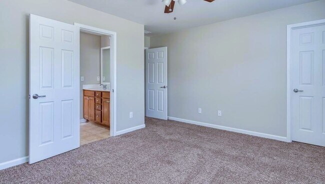 Building Photo - 3015 Carrick Rd