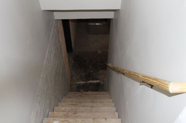 Building Photo - Beautiful Ralston 3 Bedroom Home Across from Park! Garage and fenced yard!