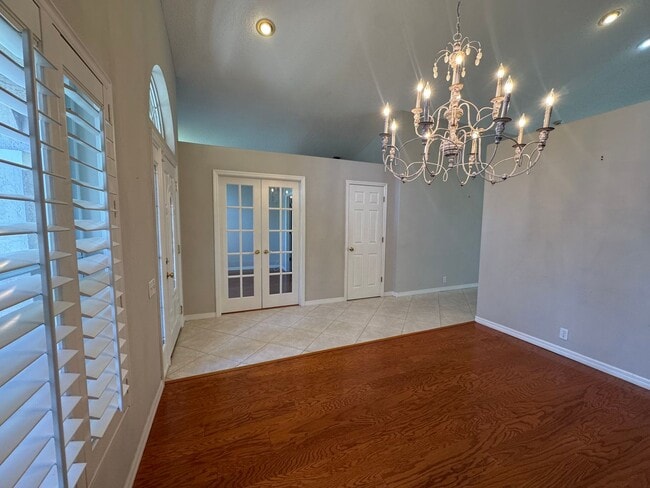 Building Photo - 4 Bedroom 2 Bathroom + Den - Large Garage and  Heated  Pool!