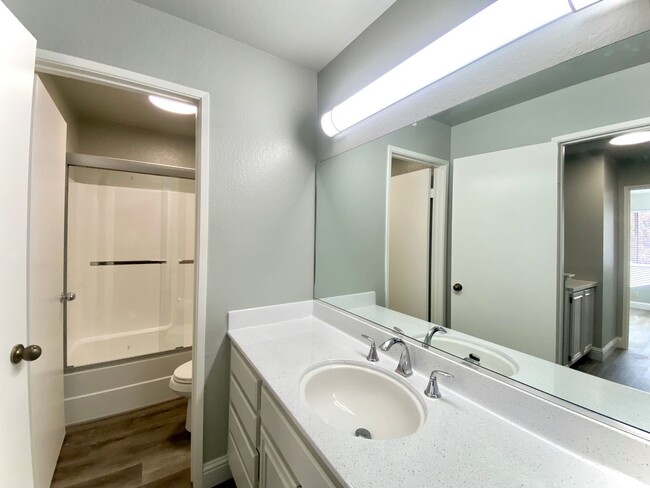 Building Photo - Beautifully Remodeled 3-Bedroom Condo! - W...