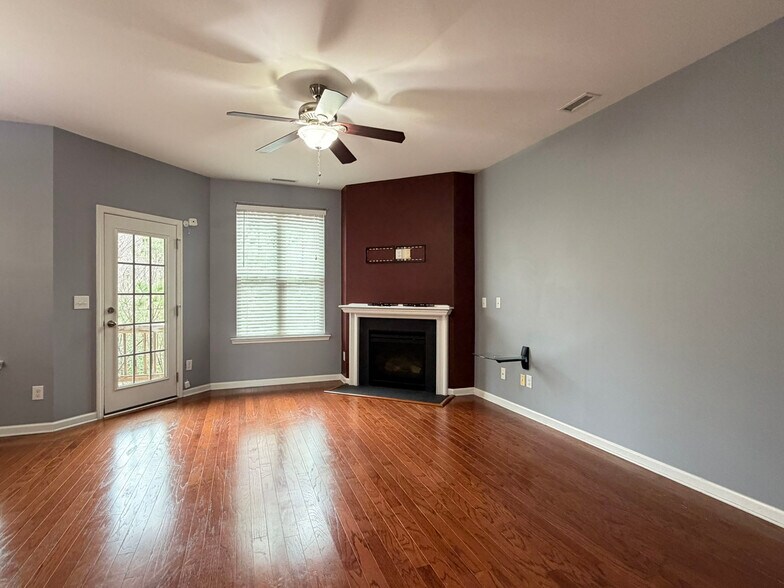 Building Photo - 8268 Primanti Blvd