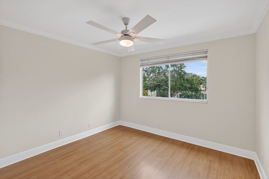 Building Photo - 1115 Camellia Cir