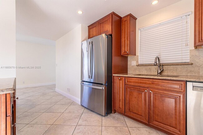 Building Photo - 121 Golden Isles Dr
