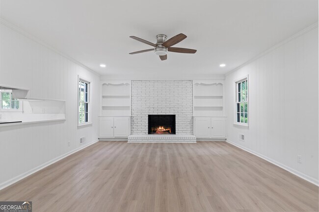 Building Photo - 223 Brookwood Dr