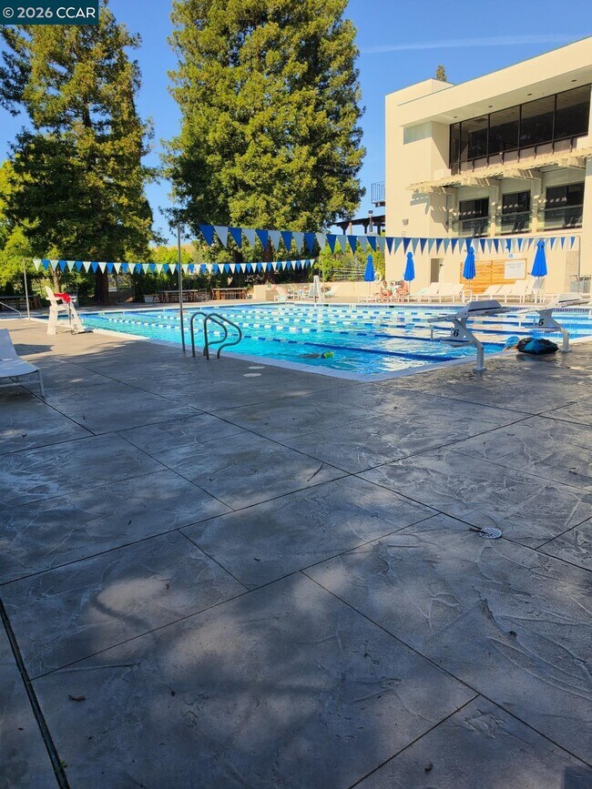 Building Photo - 2017 Rancho Verde Cir W