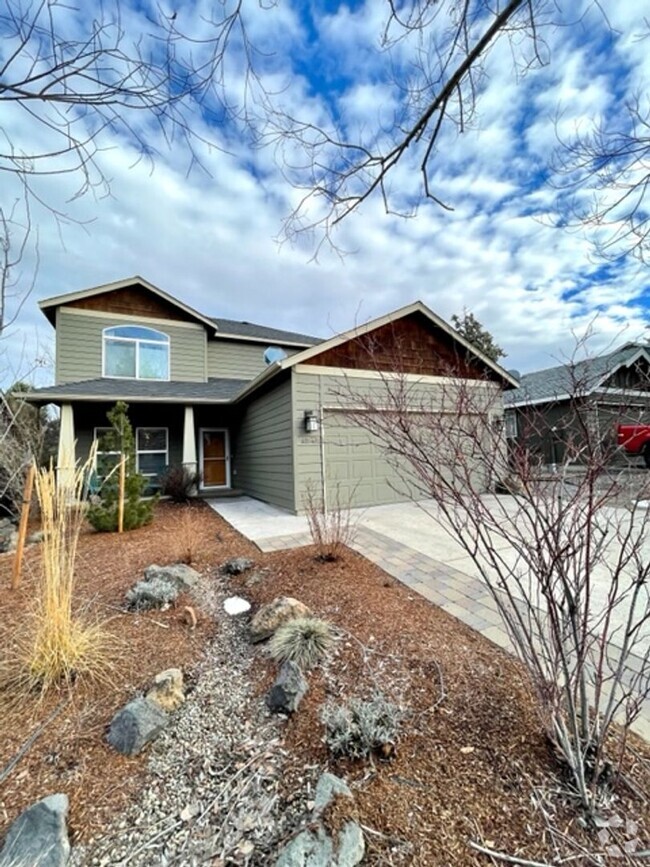 Building Photo - Beautiful 4 bedroom NW Bend Home!