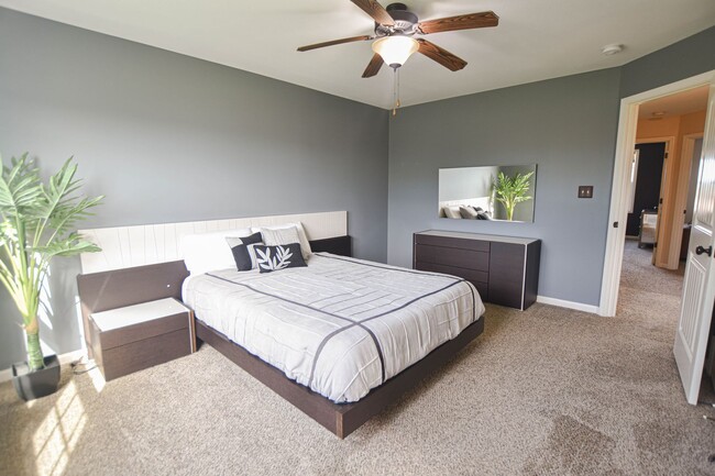 Building Photo - Pet Friendly Three Bedroom!