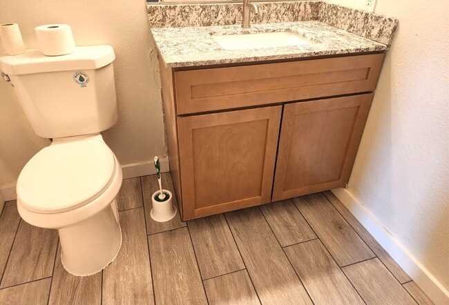 Building Photo - GCU Students Welcome! Updated 2-Bedroom Unit For Lease