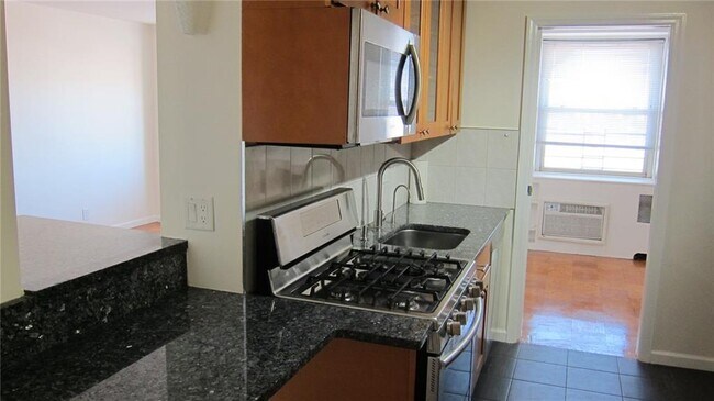 Building Photo - 35 Seacoast Terrace