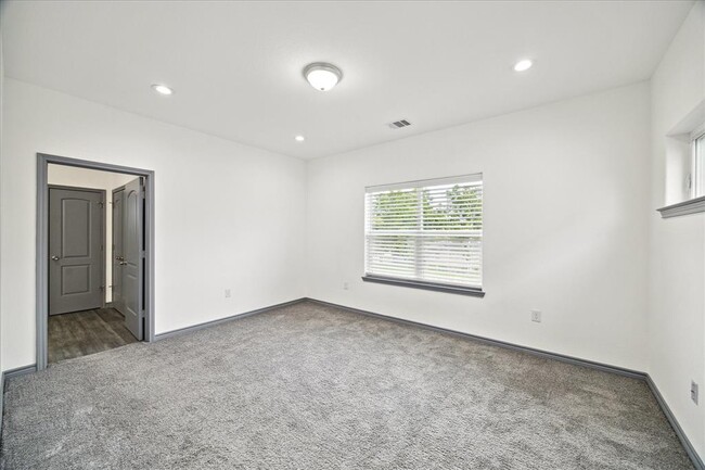 Building Photo - 10209 Ashville Dr