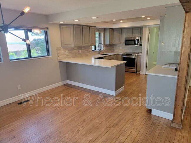 Building Photo - 1269 E 3075 N