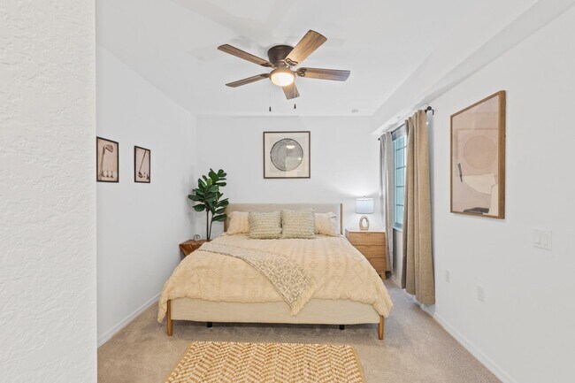 Building Photo - 15375 Grn Acrs Ave