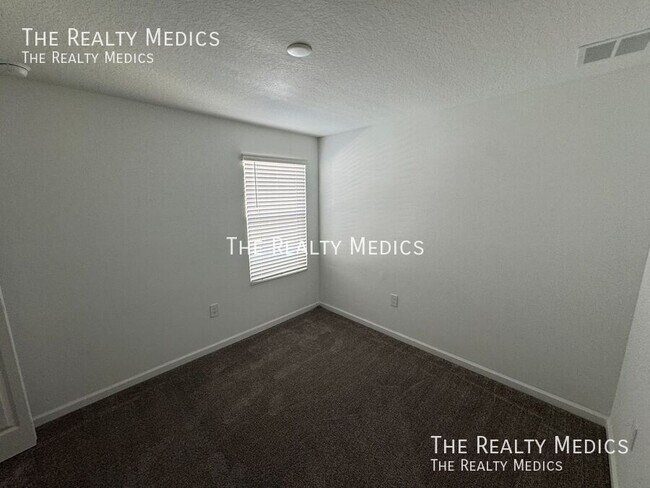 Building Photo - 554 Jett Ln