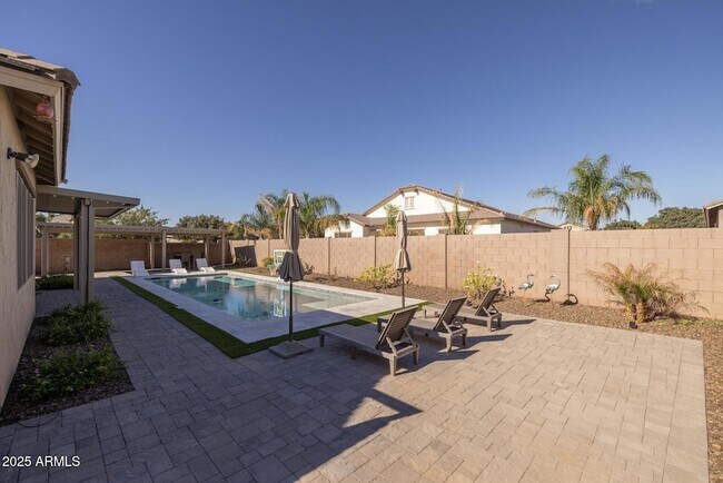 Building Photo - 20194 E Raven Dr